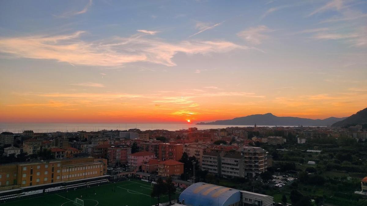 Super Vista Al Grattacielo Di Lavagna 아파트 외부 사진