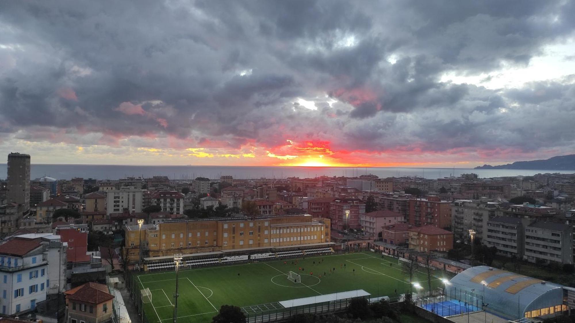 Super Vista Al Grattacielo Di Lavagna 아파트 외부 사진