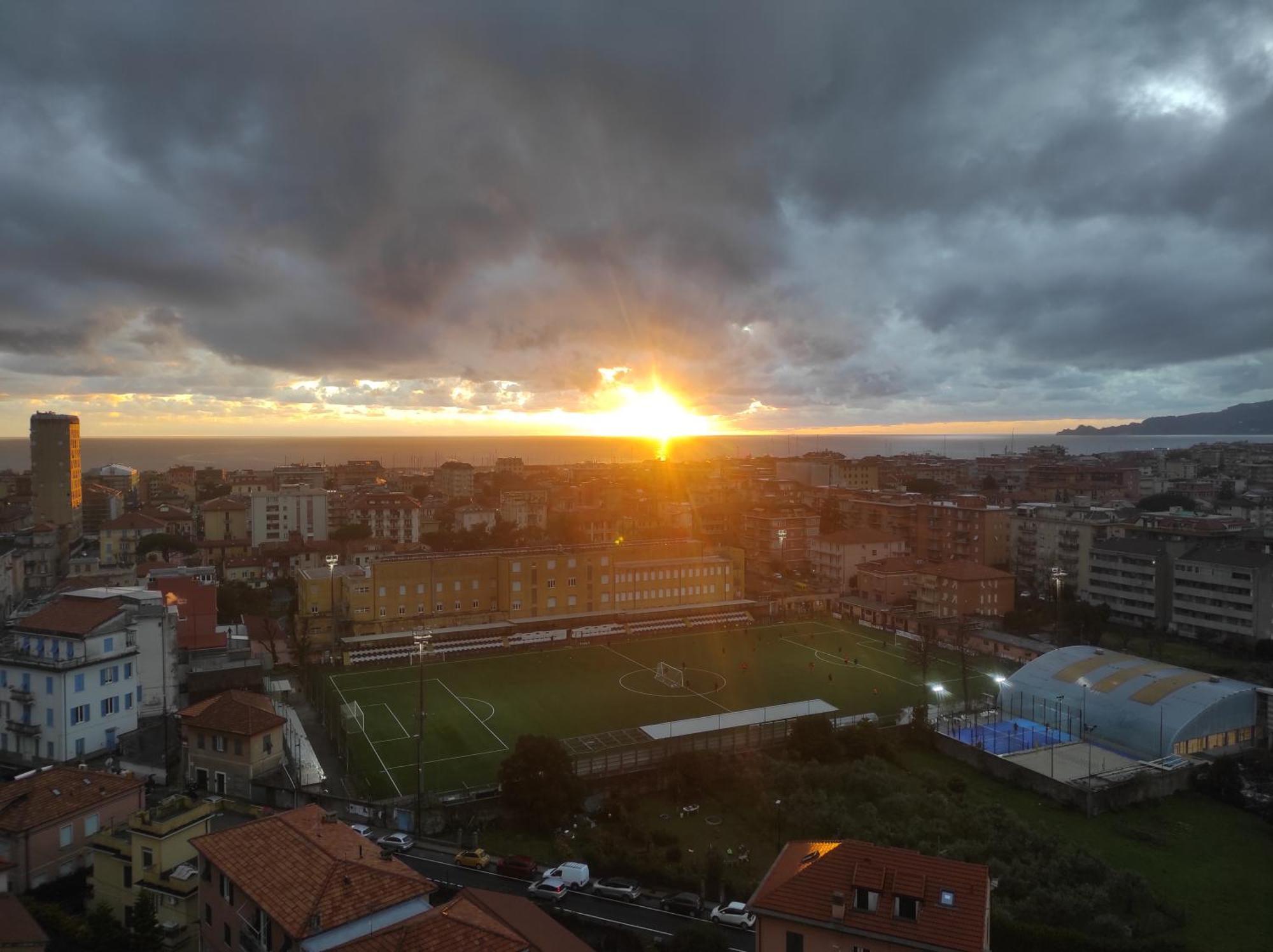 Super Vista Al Grattacielo Di Lavagna 아파트 외부 사진